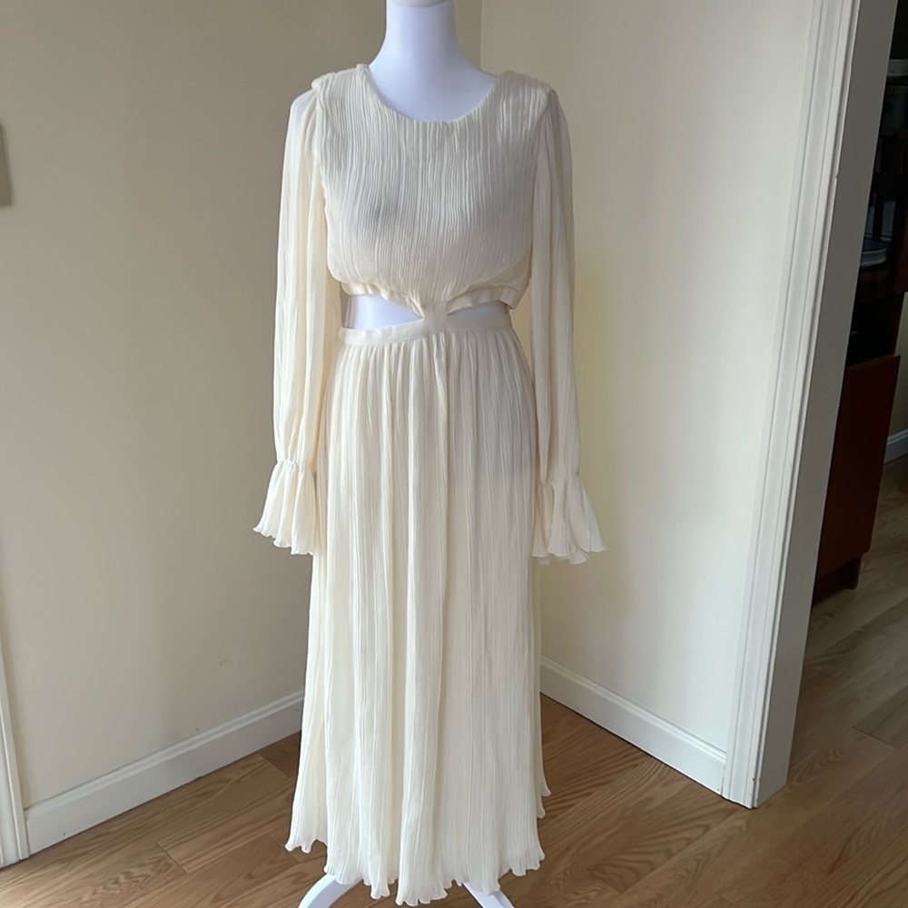 NWOT! Zara XS pleated waist cut out midi dress.
